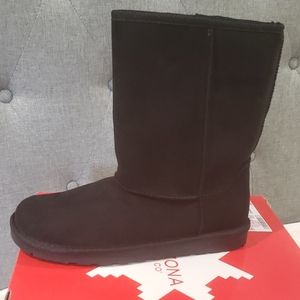 BRAND NEW! NEVER WORN! Black boots
